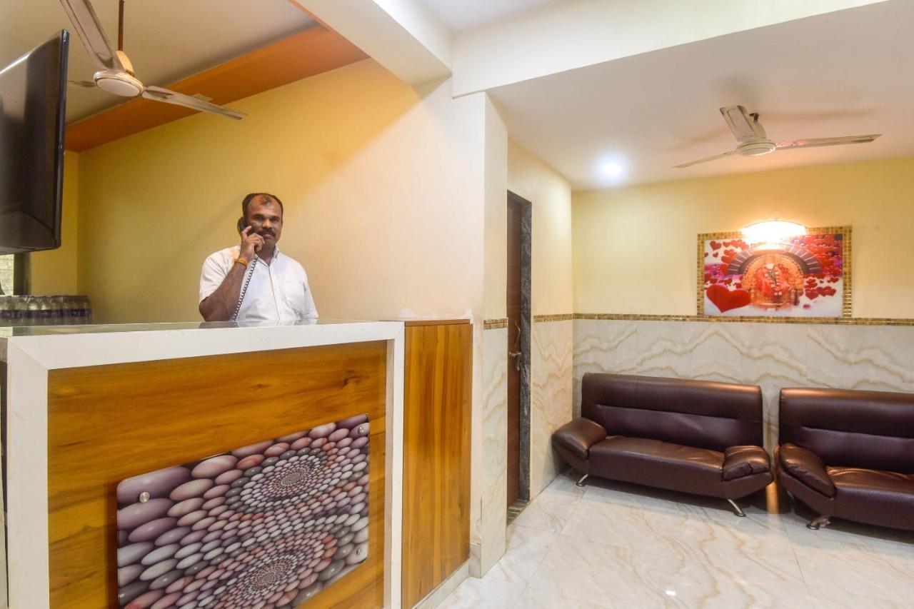 Oyo 60773 Ruchita Loadging & Boarding Hotel Mumbai  Buitenkant foto