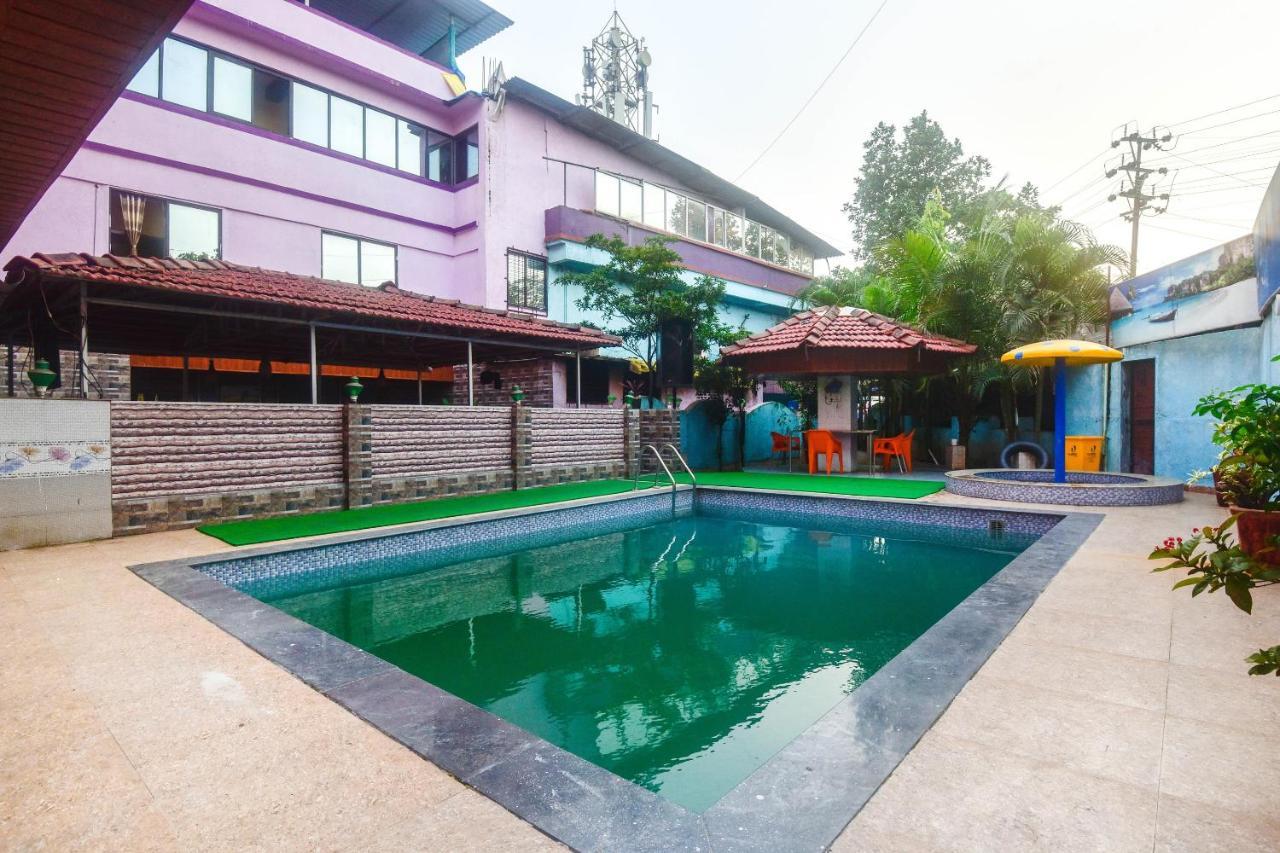 Oyo 60773 Ruchita Loadging & Boarding Hotel Mumbai  Buitenkant foto