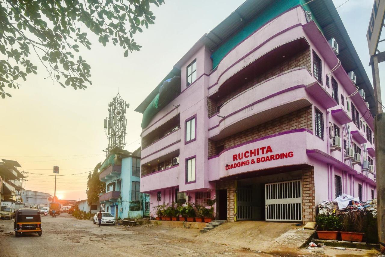 Oyo 60773 Ruchita Loadging & Boarding Hotel Mumbai  Buitenkant foto
