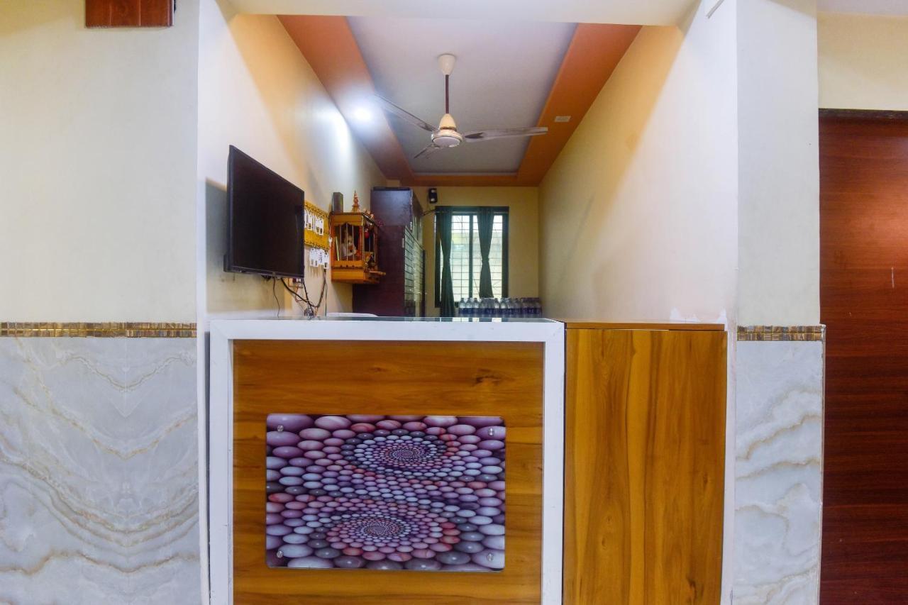 Oyo 60773 Ruchita Loadging & Boarding Hotel Mumbai  Buitenkant foto