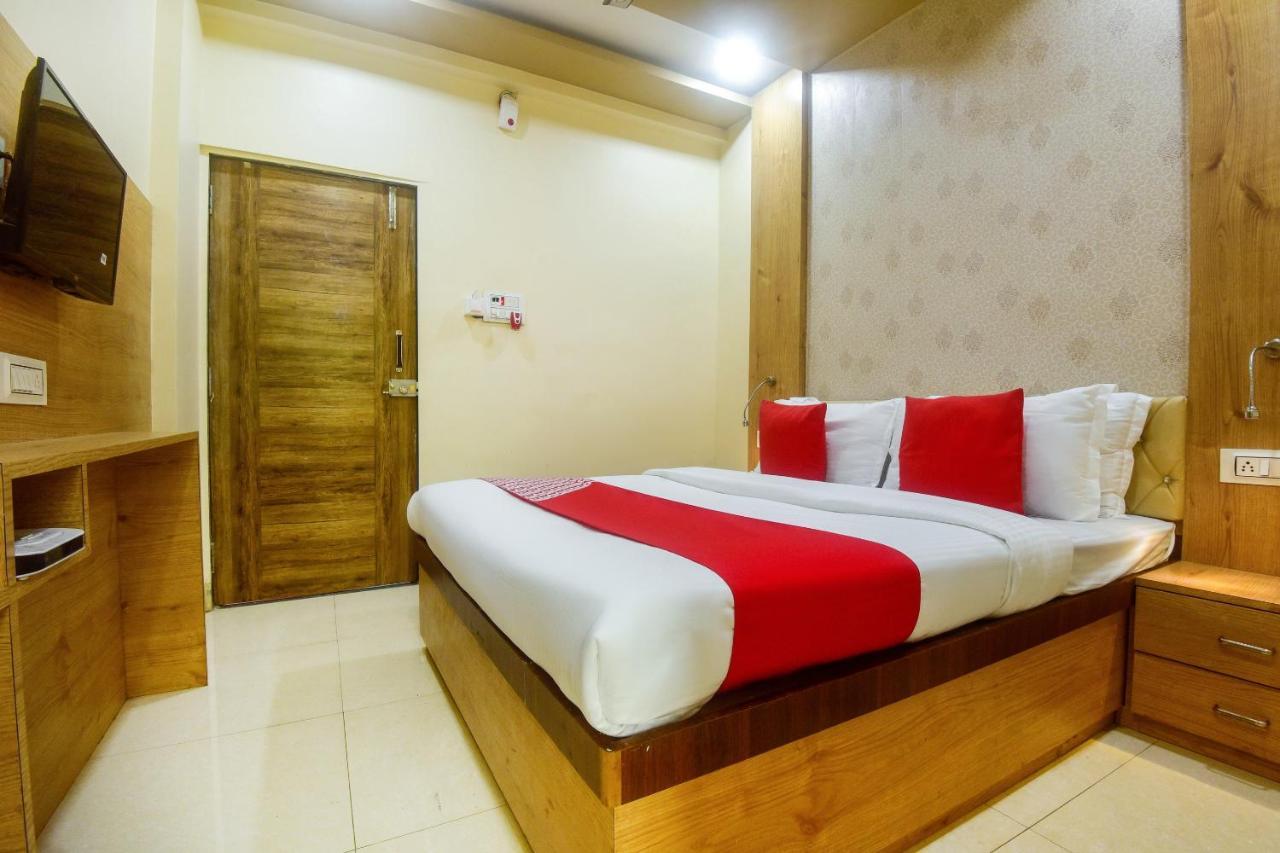 Oyo 60773 Ruchita Loadging & Boarding Hotel Mumbai  Buitenkant foto