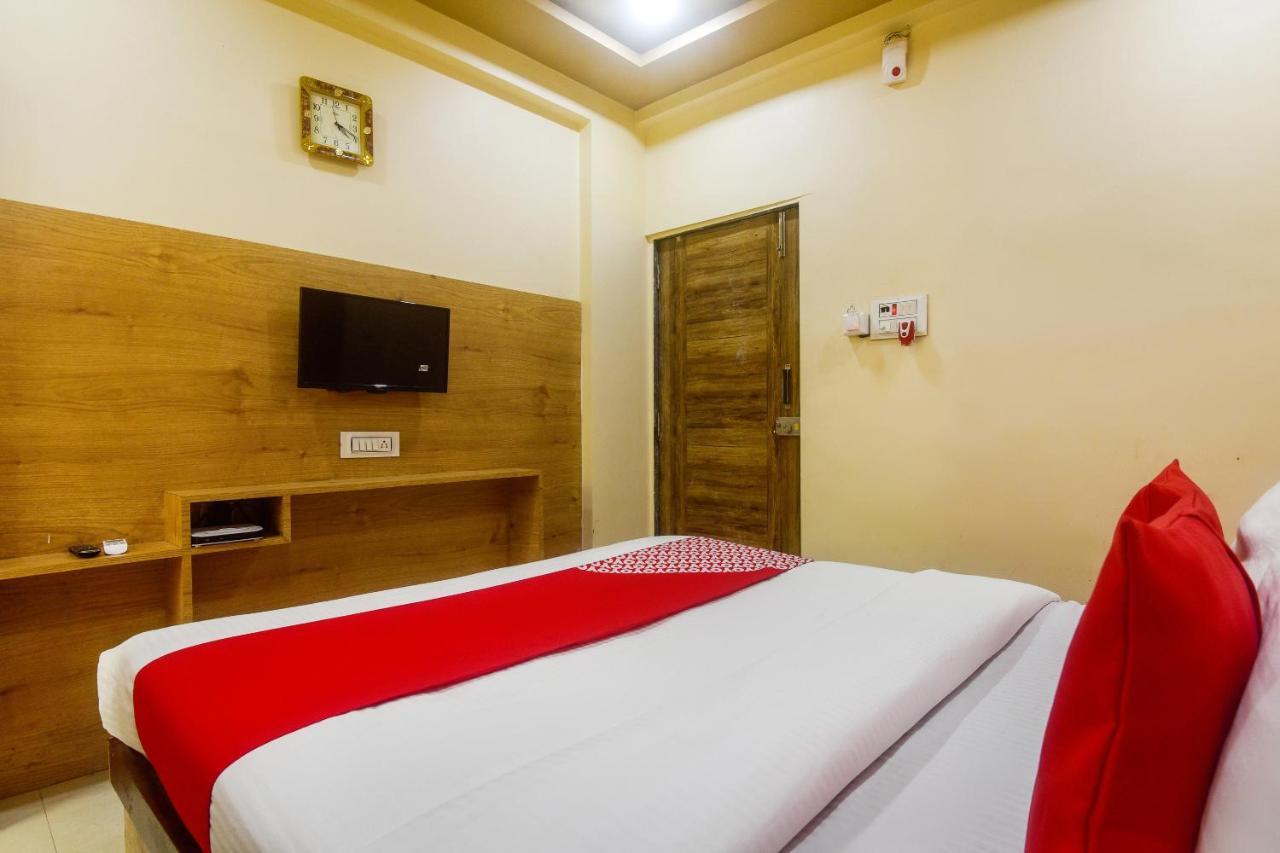 Oyo 60773 Ruchita Loadging & Boarding Hotel Mumbai  Buitenkant foto