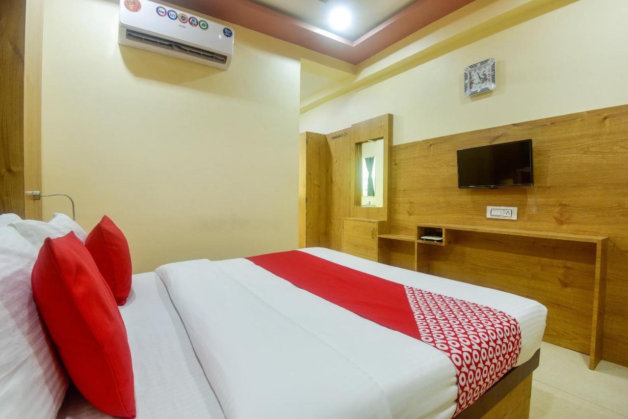 Oyo 60773 Ruchita Loadging & Boarding Hotel Mumbai  Buitenkant foto