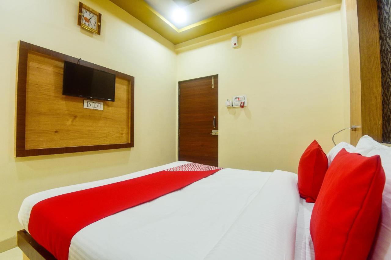 Oyo 60773 Ruchita Loadging & Boarding Hotel Mumbai  Buitenkant foto