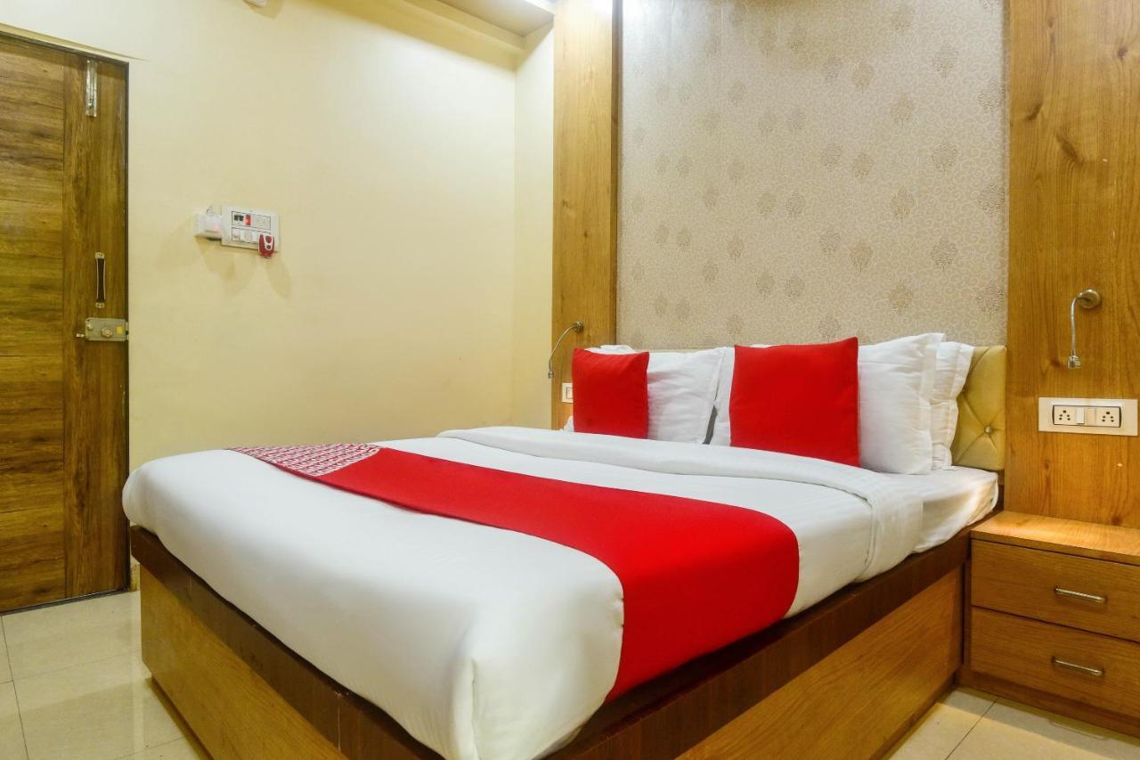 Oyo 60773 Ruchita Loadging & Boarding Hotel Mumbai  Buitenkant foto